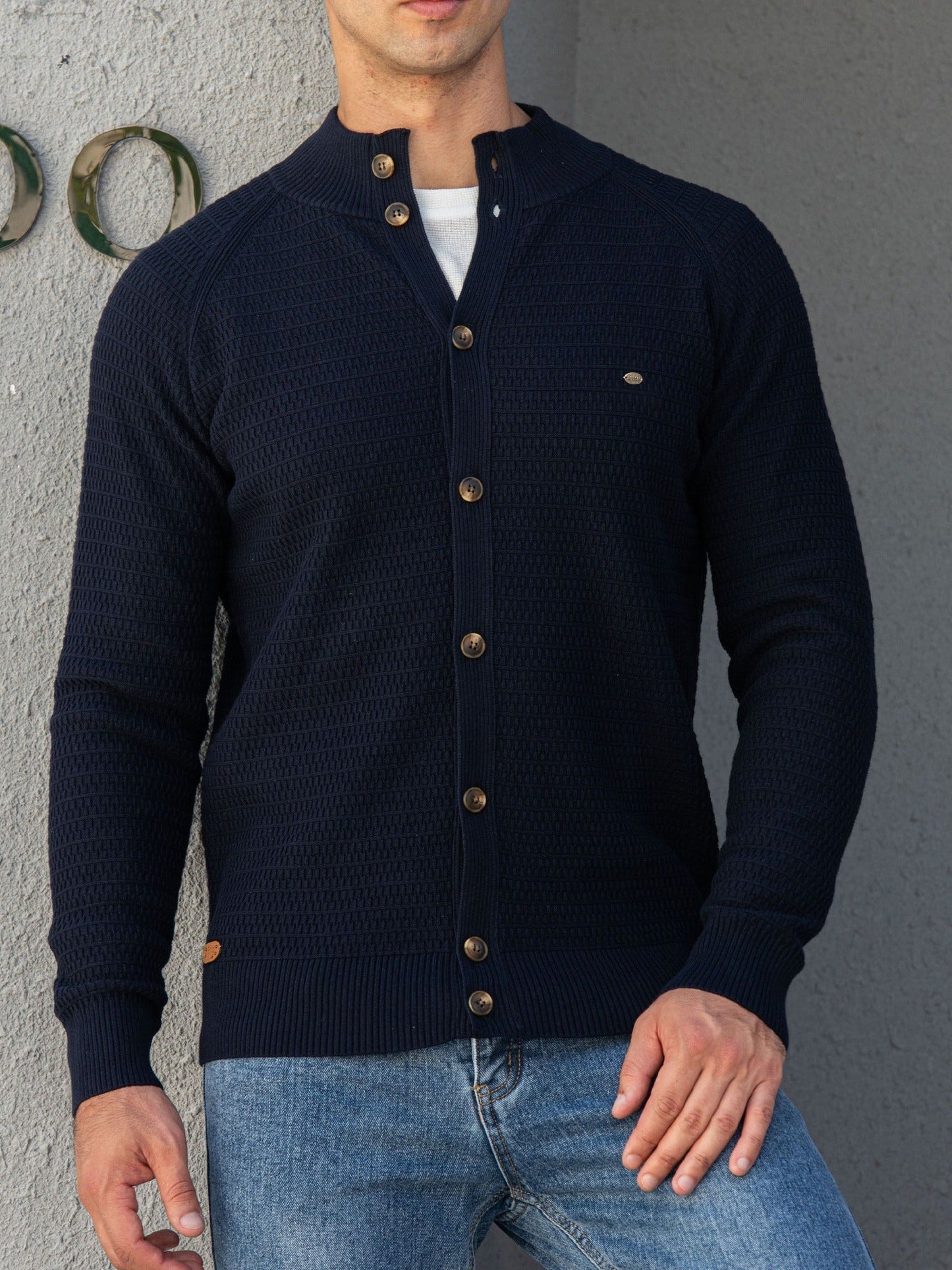 Xander - Classic Design Knitted